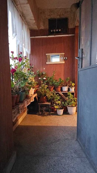 Двуетажна къща с гараж двор и пристройки Стамболийски