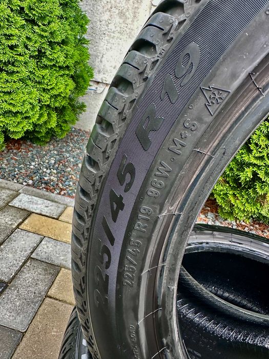 Anvelope (2 + 1 buc.) All Seasons PIRELLI Cinturato SF2 225/45 R19 96 W XL, DOT 2022