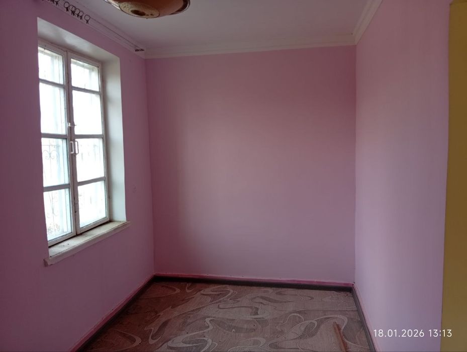 Продаётся двух комнатная квартира.В двух этажном доме первый этаж.