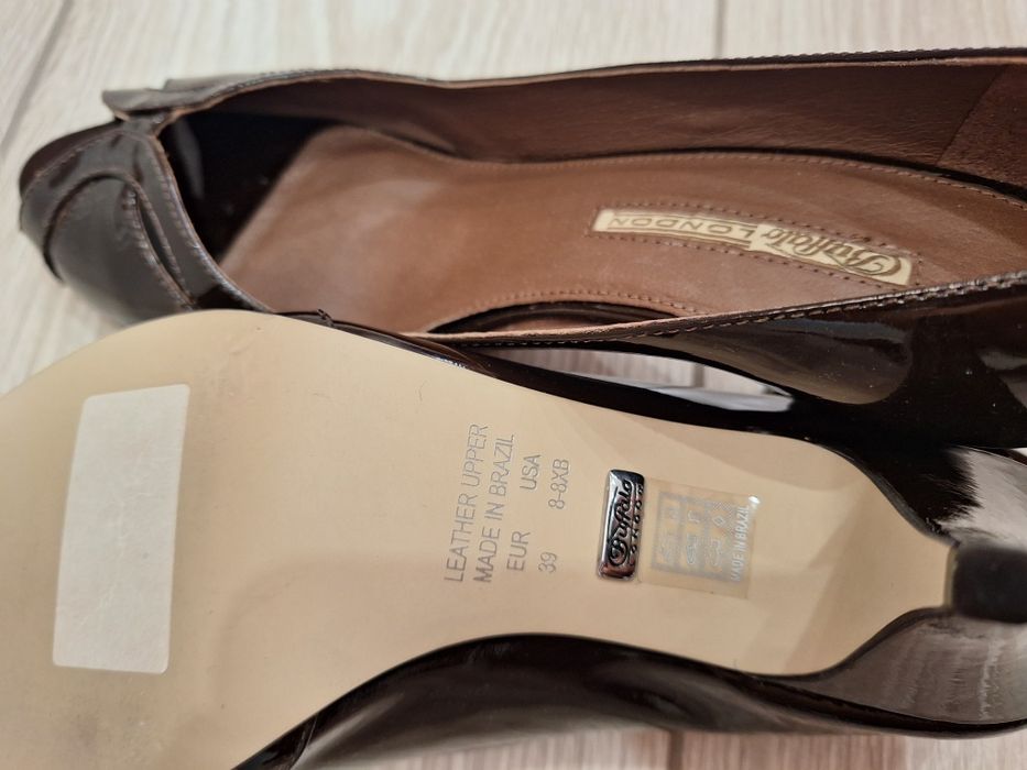 Новые женские туфли