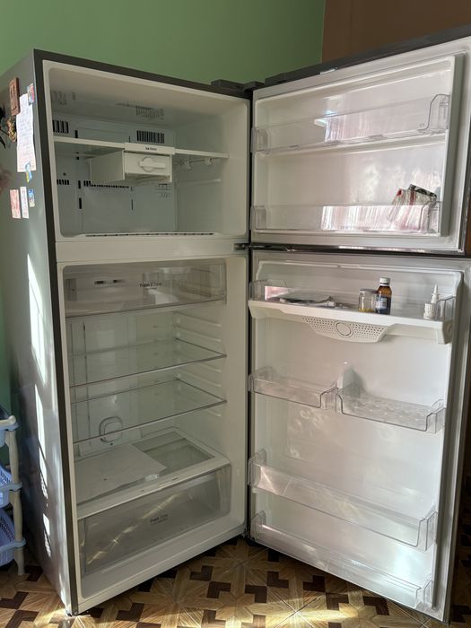 LG. Холодильник