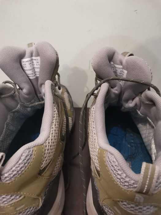 Продавам маратонки  The North Face