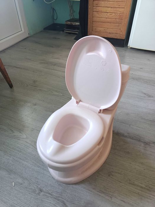 Модерна детска тоалетна