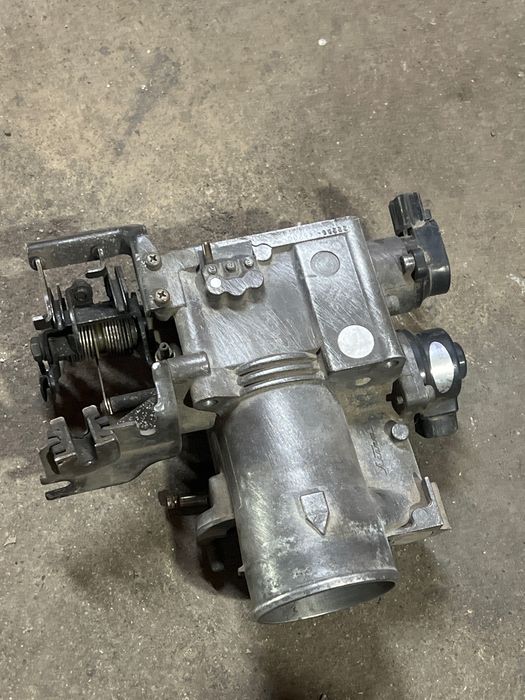 Дроссельная заслонка 2jz