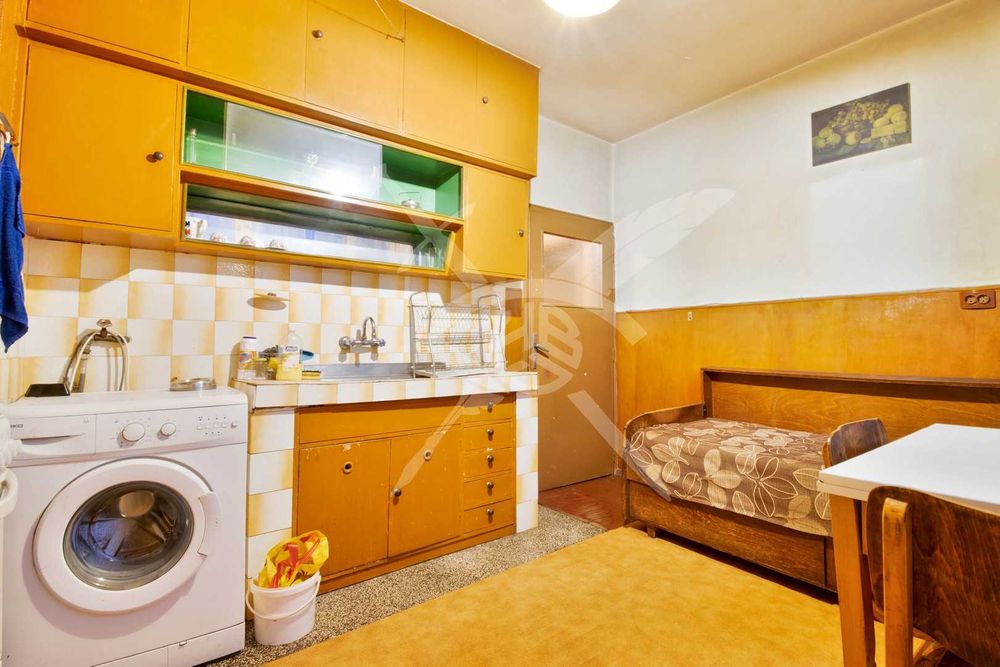 КЛЮЧ В КОМПАНИЯТА ! Тристаен апартамент в жк. Сухата река № 99123