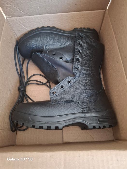 Продам зимние берцы