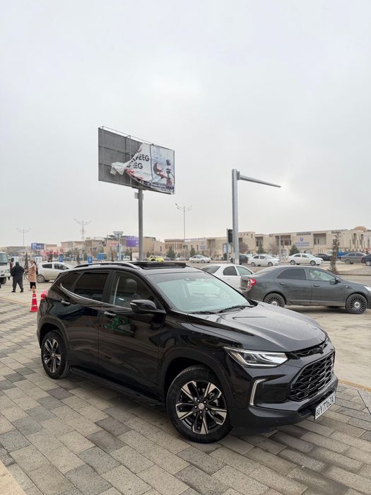 Tracker 2025 premier plus