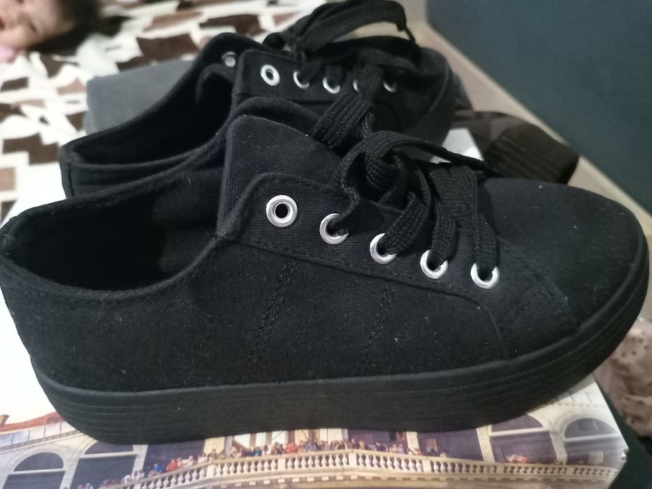 Продам обувь женскую