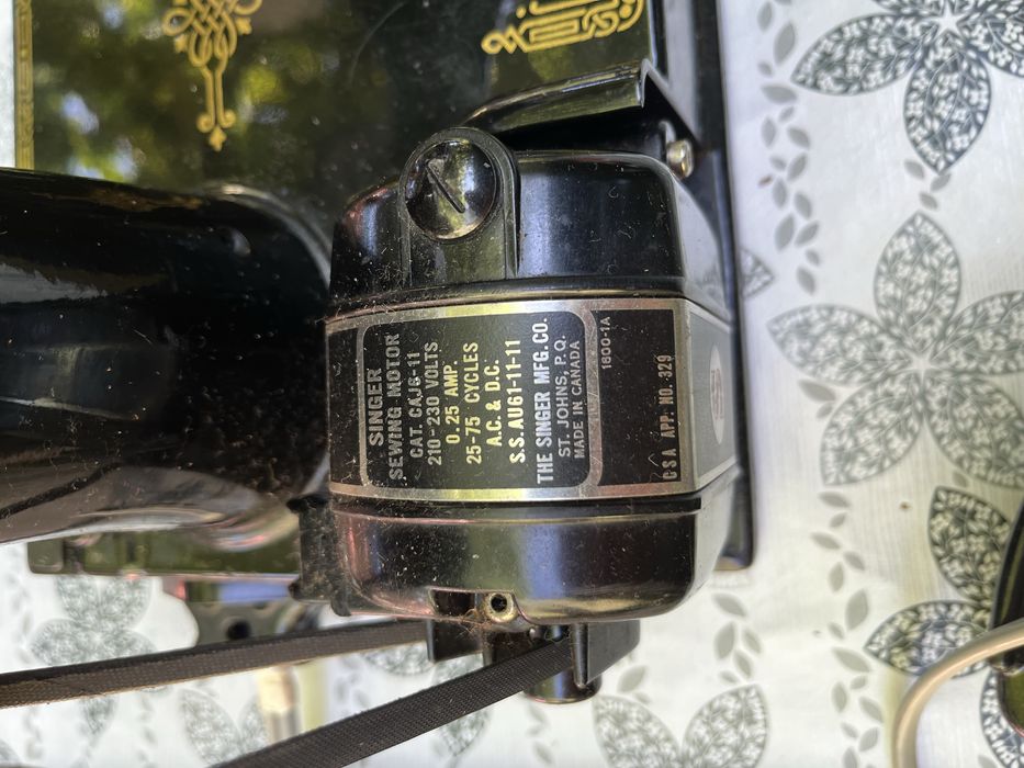 Singer 222K шиеща машина антика