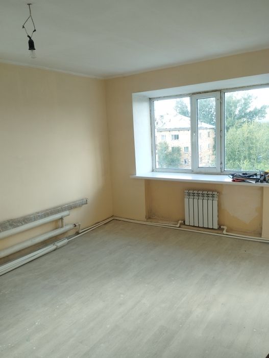 Продаю 1 комн квартиру район ЖБИ