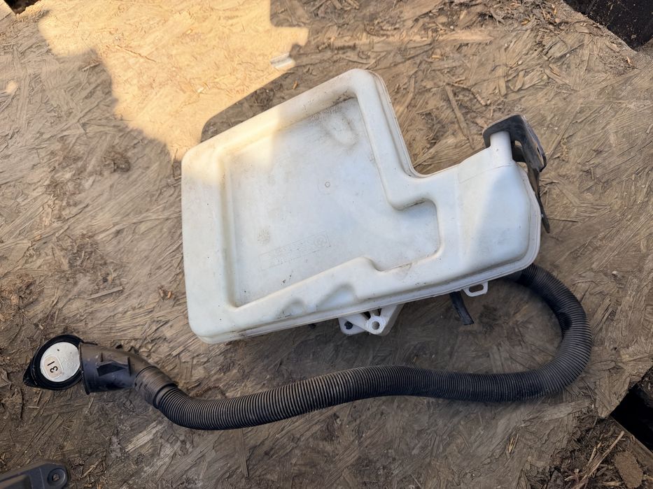Vas lichid parbriz bmw e60 pompita lichid parbriz bmw e60 e61