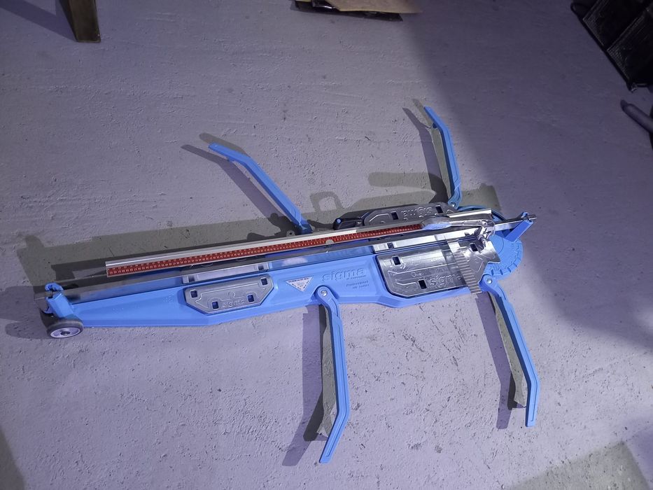 Inchiriem masina de taiat gresie si faianta 127cm sigma girafa placa