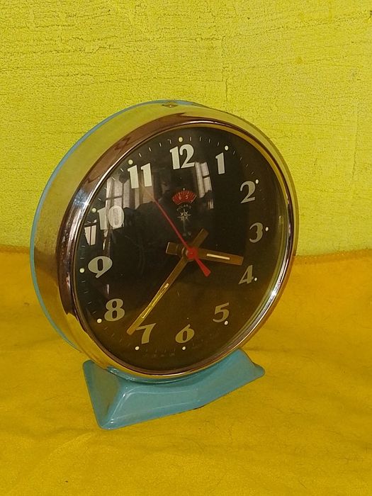 Стар Китайски настолен часовник , будилник  Polaris