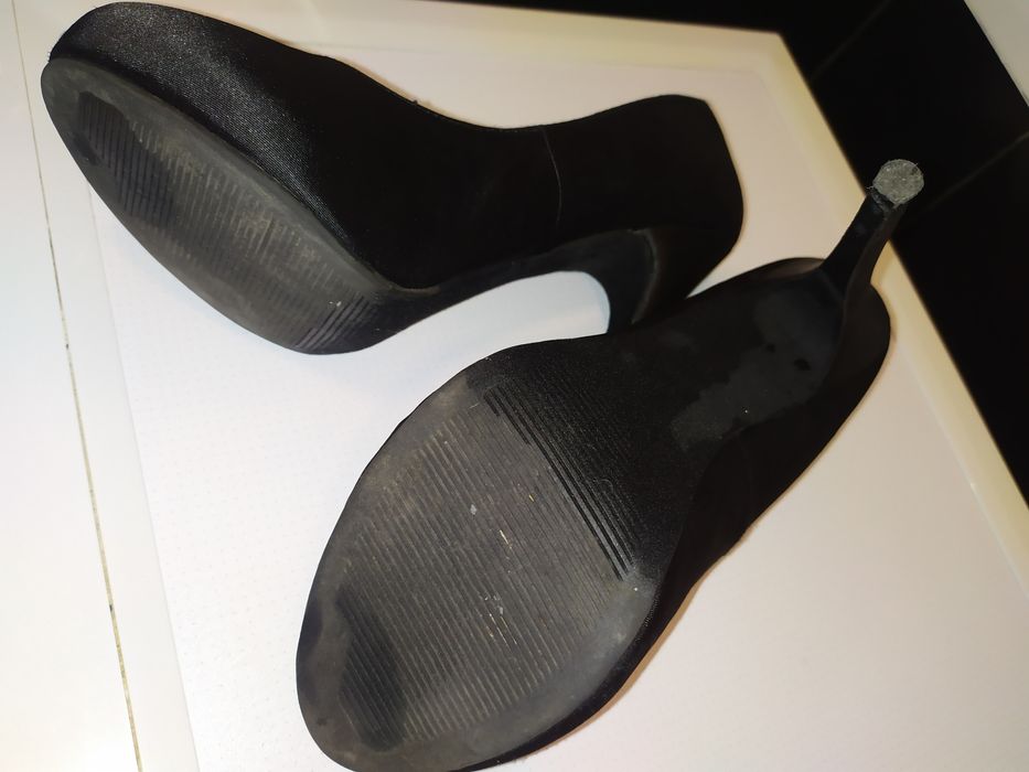 Туфли фирменные женские на высоком каблуке