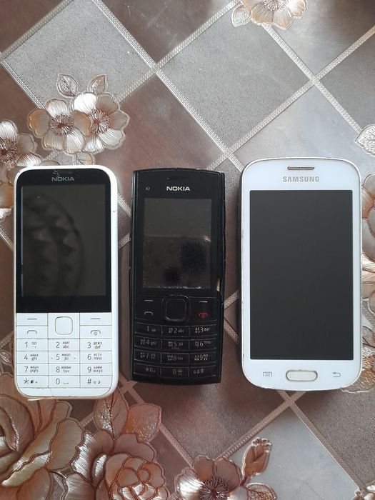 Сотовые телефоны на запчасти