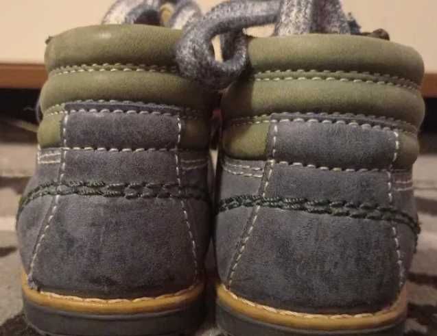 Оригинални детски боти Chicco