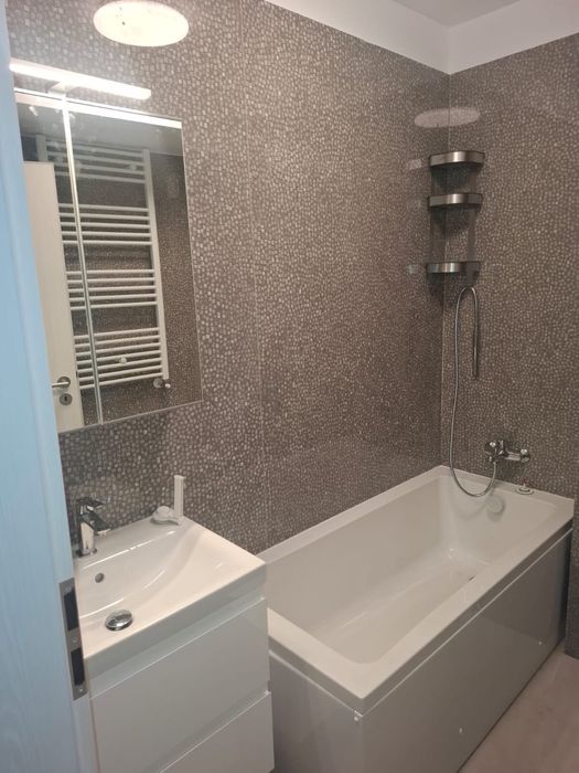 Inchiriez apartament cu 2 camere