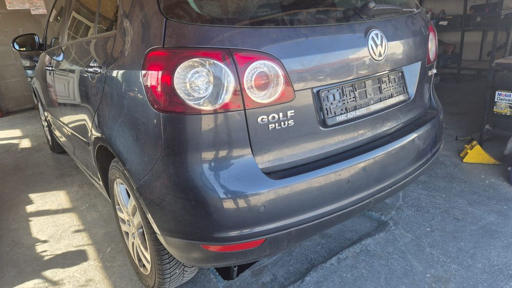 Vând bara spate golf 5 plus.