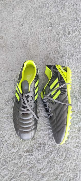 Бутсы для футбола.