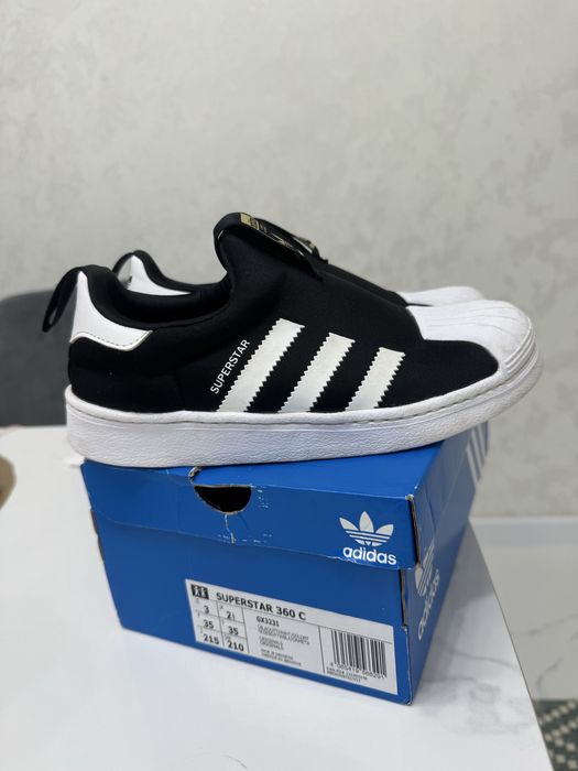 Кроссовки  оригиналь адидас