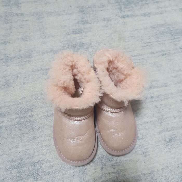 Уги на девочку, натуральный мех