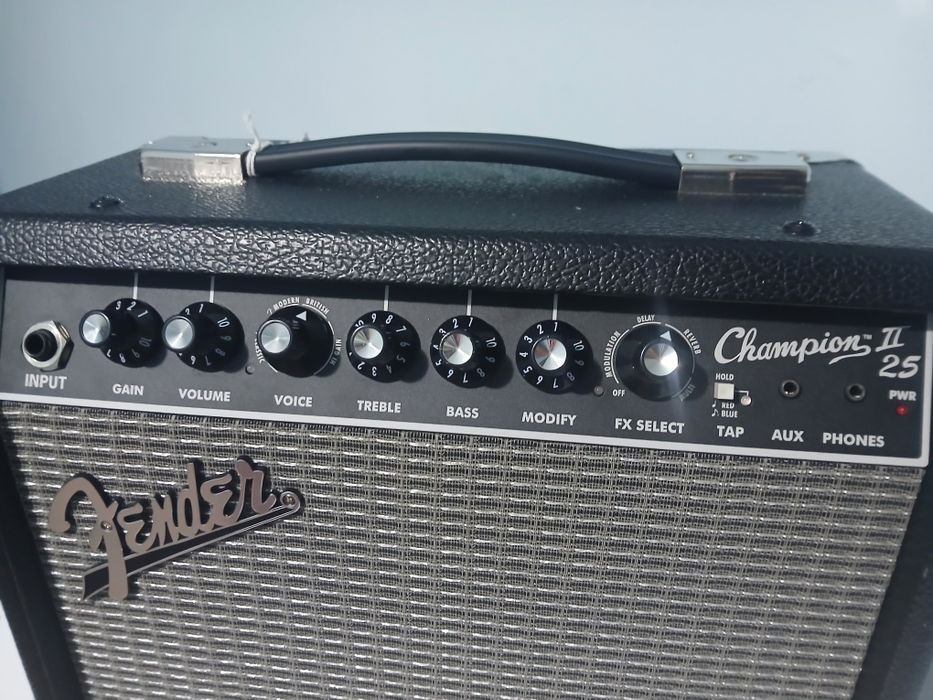 Усилвател за китара Fender Champion II 25 (кубе, комбо)