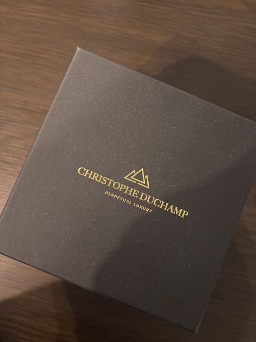 Часовник Christophe Duchamp с диаманти