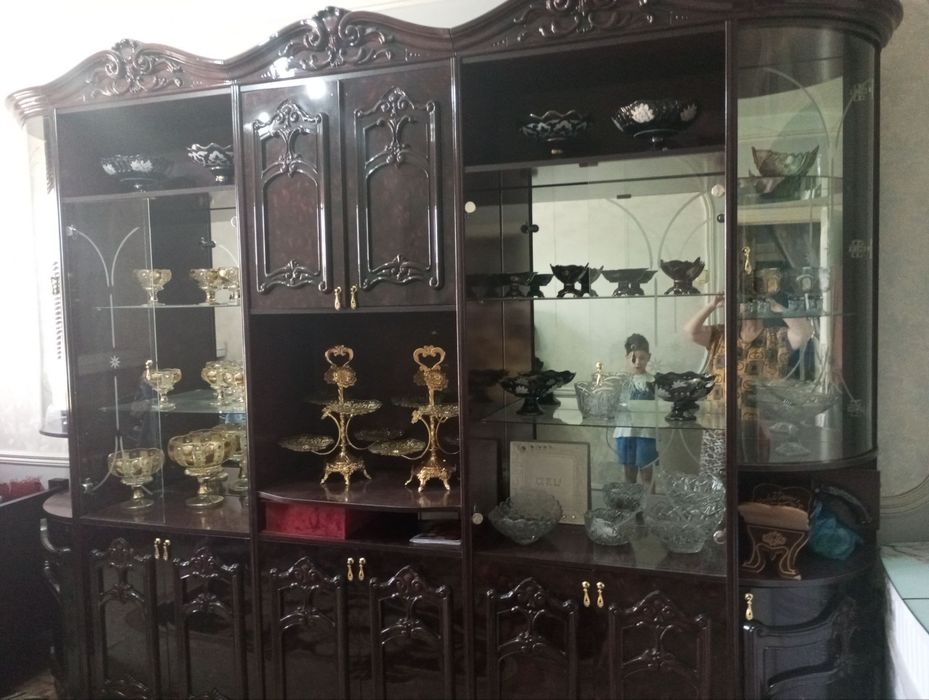 Стенка горка мебел