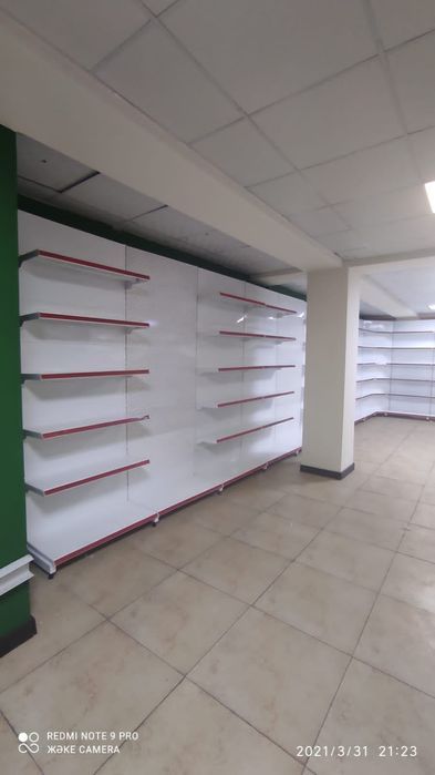 Пристенные стеллажи