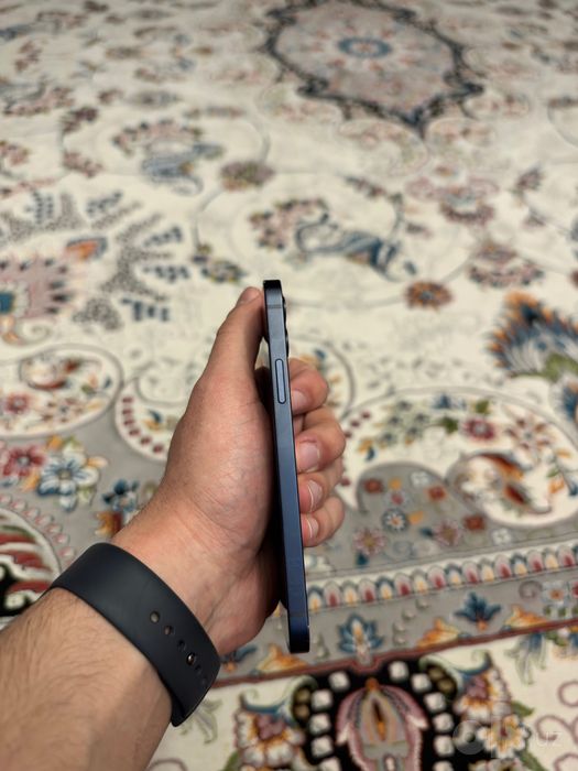 iPhone 12, 64 gb.