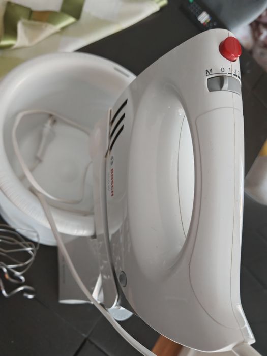 Vând mixer Bosch