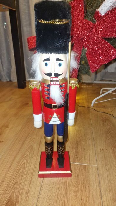 дядо Коледа, лешникотрошач и други коледни украси