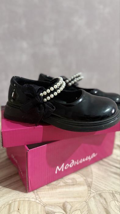 Продам туфли лакированые