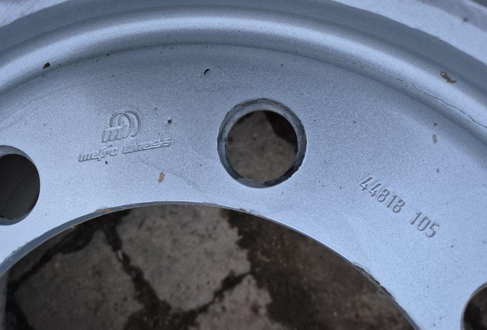 Jante R18 11x18 - ET35 - 8 gauri