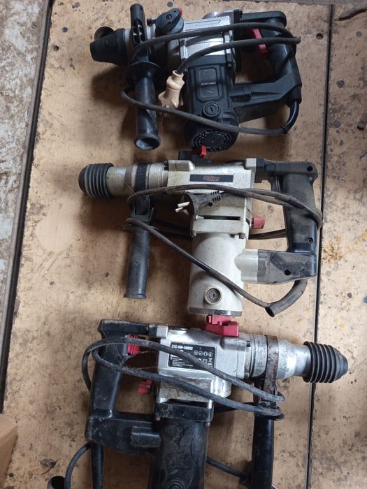 Vând bormasină cu percutie