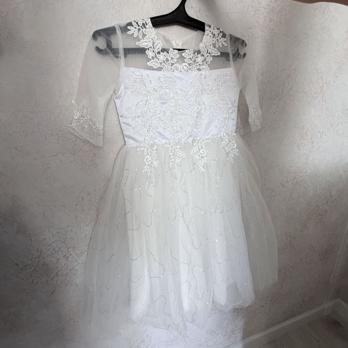 Белое платья новая