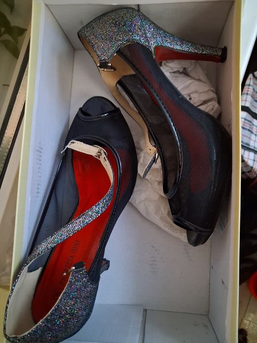 Модные босоножки