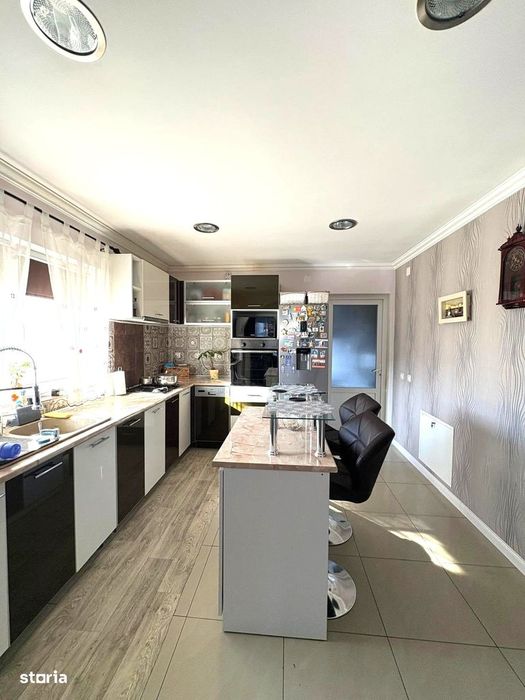 Casa 270mp cu 5 ari teren zona- Sarmas mobilata utilata 269.000eur neg