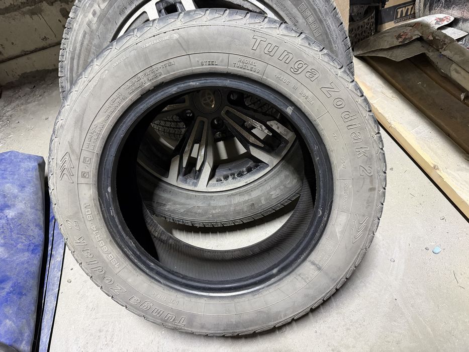 Продам шины в отличном состояний