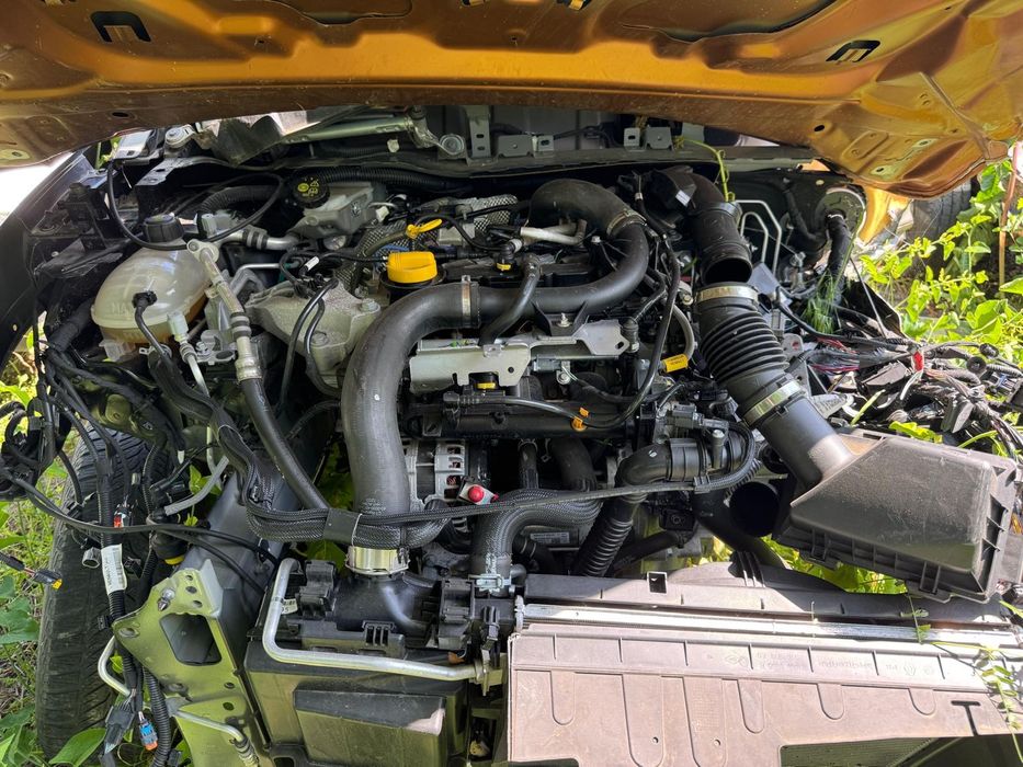 Renault Captur, 2023,Anglia, pentru piese