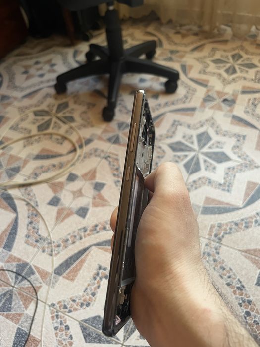 Ramă/butoane laterale in stare impecabilă de samsung a 52 s,