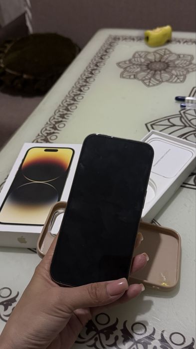 Срочно продается айфон 14про голд, есть торг