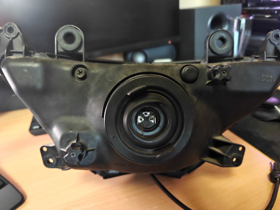 Фар за Kawasaki ZR 7S