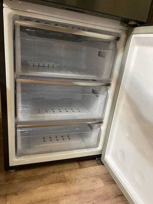 Холодильник Samsung