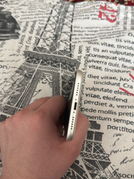 Продам IPHONE / Айфон 11  64 гб