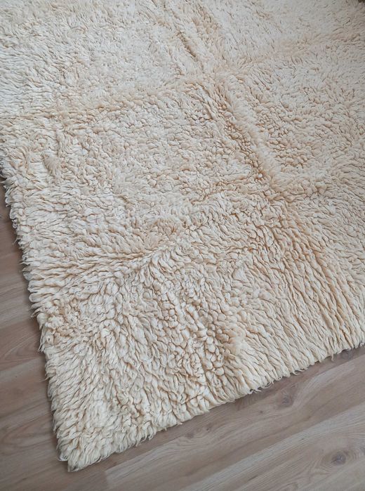 Нов вълнен китеник