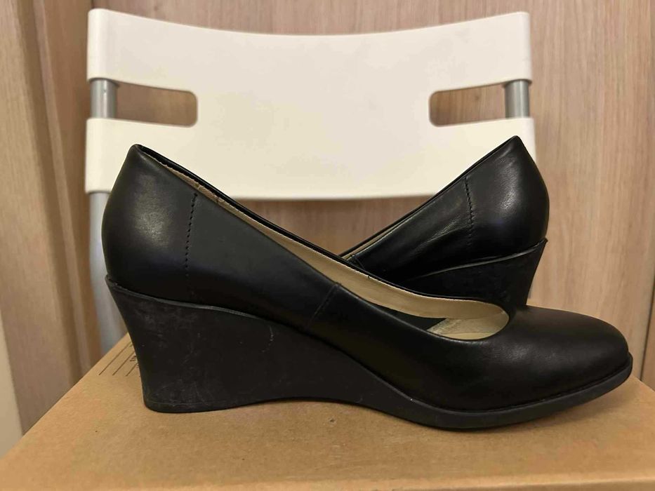 Дамски обувки на платформа BATA