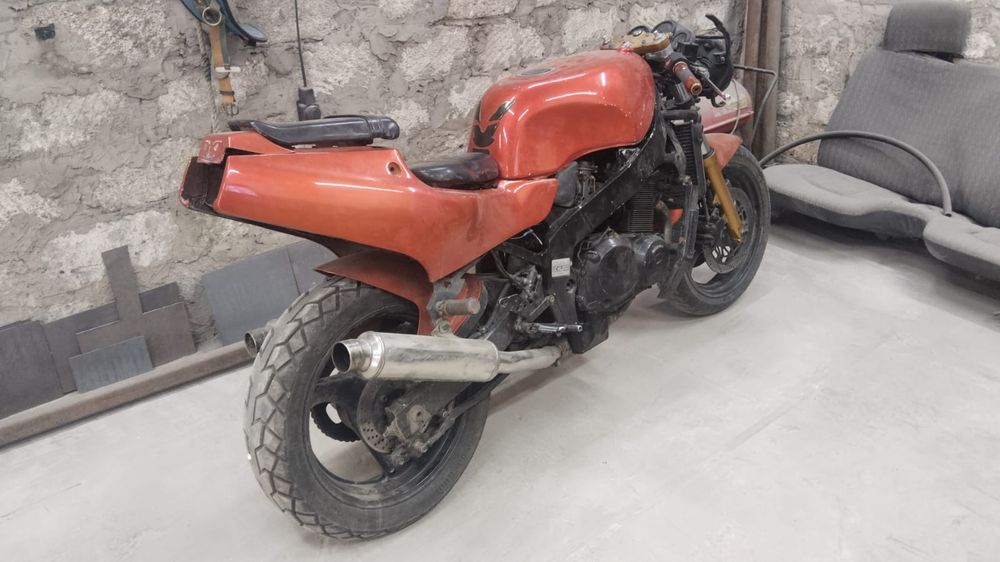 Продам сузуки джиксер 400