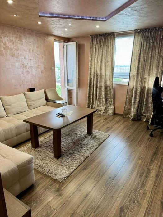 Продава се Двустаен апартамент в Пловдив, Център - 63 кв.м за 891 €/кв.м - Снимка #2