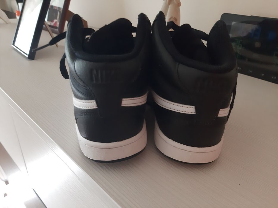 Маратонки Nike номер 38